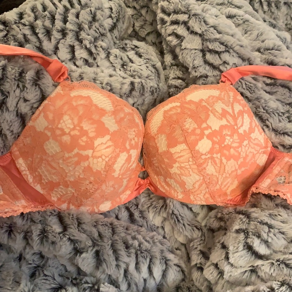 Fredericks of Hollywood 32D bra